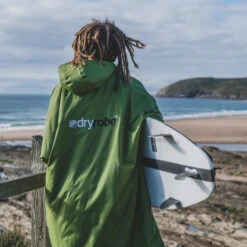 Advance Long Sleeve Change Robe -Marine Sports Gear 202120Dryrobe20Advance20Long20Sleeve20Premium20Outdoor20Change20Robe202020Poncho20DR10420 20Forest20Green2020Black20worn20lifestyle.2000x2000