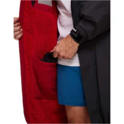 Red Paddle Co. Pro Evo Long Sleeve Changing Robe 17 Red Paddle Co. Pro Evo Long Sleeve Changing Robe -Marine Sports Gear 202220Red20Paddle20Co20Pro202.020Long20Sleeve20Change20Robe20002009006012020 20Grey20inside20bottom20pocket.2000x2000