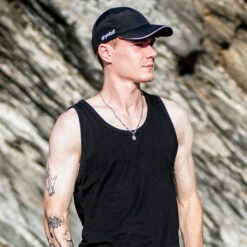 Quick Dry Cap Hat -Marine Sports Gear 202320Dryrobe20Quick20Dry20Cap20Hat20QDCAP20 20Black20Lifestyle203.2000x2000