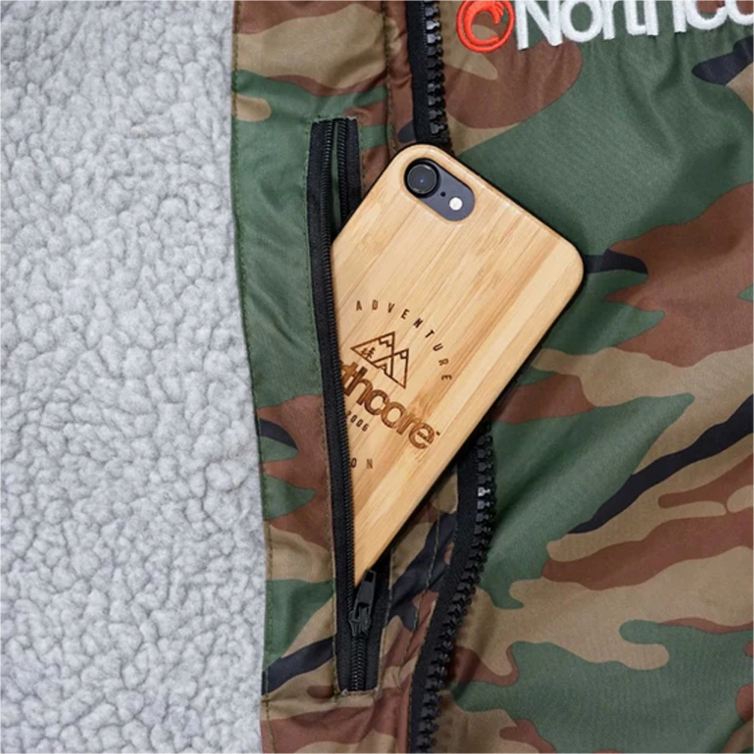 Northcore Beach Basha Sport Long Sleeve Changing Robe / Poncho 9 Northcore Beach Basha Sport Long Sleeve Changing Robe / Poncho - Image 7