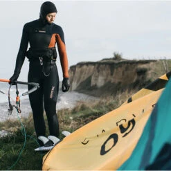 Mystic Marshall Long 3mm Neoprene Hood -Marine Sports Gear 31716 202120Mystic20Marshall20Long203mm20Neoprene20Hood2020003020 20Black20444.2000x2000