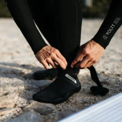 Mystic Majestic 5mm Split Toe Boots -Marine Sports Gear 31737 202220Mystic20Majestic205mm20Split20Toe20Boots2020003420 20Black20Lifestyle201.2000x2000