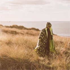 Gul Evorobe Hooded Changing Robe 19 Gul Evorobe Hooded Changing Robe -Marine Sports Gear 37374 202320GUL20Evorobe20Hooded20Changing20Robe20AC012820 20Camo20Black20Lifestyle201.2000x2000