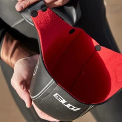 Zone3 Zone 3 Heat-Tech Wetsuit Cap -Marine Sports Gear 40550 202320Zone20320Heat Tech20Wetsuit20Cap20NA21UHTC11620 20Black2020Silver2020Red20Lifestyle202.2000x2000