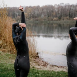 ORCA Womens Athlex Flex Triathlon Wetsuit -Marine Sports Gear 40833 202320Orca20Womens20Athlex20Flex20Triathlon20Wetsuit20MN55TT4320 20Blue20Flex20Lifestyle202.2000x2000