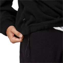 Mystic The Heat Box Crew -Marine Sports Gear 41720 202220Mystic20Mens20The20Heat20Box20Crew2035104.23005120 20Black20Model20Close20Up202.2000x2000