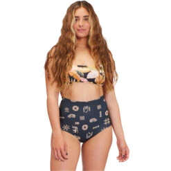 Billabong Womens Hightide 1mm Reversible Neoprene Shorts -Marine Sports Gear 41880 202220Billabong20Womens20Hightide20Boardshorts20F411720 20Jungle20Night20inside.2000x2000