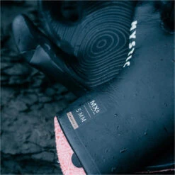 Mystic Supreme 5mm Lobster Gloves -Marine Sports Gear 42054 202220Mystic20Supreme205mm20Lobster20Gloves2035015.23002520 20Black20Lifestyle203.2000x2000