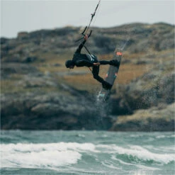 Mystic Supreme 3mm Wetsuit Hood -Marine Sports Gear 42086 202320Mystic20Supreme203mm20Wetsuit20Hood2035016.23001720 20Black20Lifestyle204.2000x2000