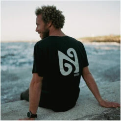 Logo T-Shirt -Marine Sports Gear 42424 202320Nyord20Logo20T Shirt20SX08720 20Black20Charcoal2055.2000x2000