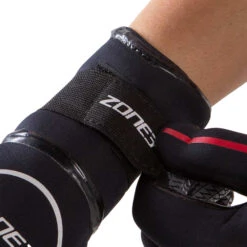 Zone3 Neoprene Heat-Tech Warmth Gloves -Marine Sports Gear 42473 202220Zone320Neoprene20Heat Tech20Warmth20Gloves20NA18UHTG101 20Black20 20Red20Lifestlye20Close20Up.2000x2000