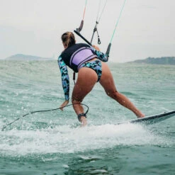 Mystic Womens Jayde Long Sleeve Rash Vest 9 Mystic Womens Jayde Long Sleeve Rash Vest -Marine Sports Gear 43093 202320Mystic20Womens20Jayde20Long20Sleeve20Crop20Rash20Vest2035001.23015820 20Black20Lifestyle201.2000x2000