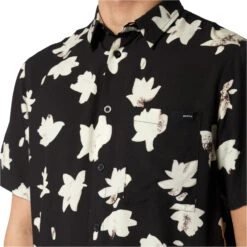 Mystic Mens Bloom Shirt -Marine Sports Gear 44349 202320Mystic20Mens20Bloom20Shirt2035105.23014120 20Black20 20Close20Up.2000x2000