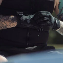Radar Vapor-K Boa Inside-Out Wakeboarding Gloves -Marine Sports Gear 44359 202320Radar20Vapor K20Boa20Inside Out20Wakeboarding20Gloves20R23GL VA K20 20Black20Shadow20Ariaprene20Lifestyle202.2000x2000