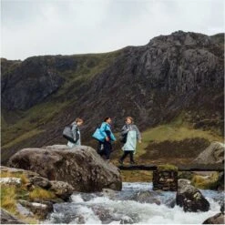 GILL Aqua Parker Change Robe -Marine Sports Gear 44820 5024 BLU44 LIFESTYLE 3 04047.2000x2000