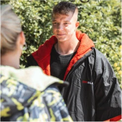 Gul Evorobe Hooded Changing Robe & Nava Performance 30L Duffel Bag Bundle -Marine Sports Gear 44990 32263 202220GUL20Evorobe20Changing20Robe20AC0128 B620 20Black20Red20Lifestyle201.2000x2000.2000x2000