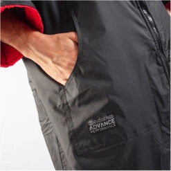 Gul Evorobe Hooded Changing Robe & Nava Performance 30L Duffel Bag Bundle -Marine Sports Gear 44990 32263 202220GUL20Evorobe20Waterproof20Changing20Robe20AC0128 B620 20Black20Red20pocket20close.2000x2000.2000x2000