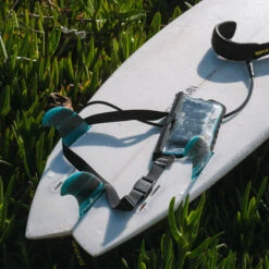 Fidlock Magnetic Sling Dry Bag -Marine Sports Gear 45008 202320Fidlock20Magnetic20Sling20Dry20Bag20FSB20 20Transparent2020Black20Lifestyle202.2000x2000