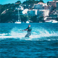 JOBE Slash Kneeboard Package -Marine Sports Gear 45211 202320Jobe20Slash20Kneeboard20Package2025882200220 20Teal20Lifestyle203.2000x2000