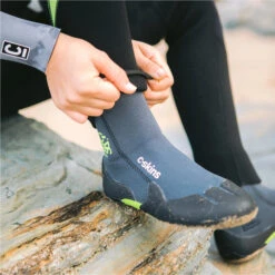 Junior Legend 5mm Zipped Round Toe Wetsuit Boots -Marine Sports Gear 45721 202320C Skins20Junior20Legend205mm20Zipped20Neoprene20Wetsuit20Boots20C BOLE5JZ20 20Black2020Flash20Green2020Charcoal20Lifestyle.2000x2000