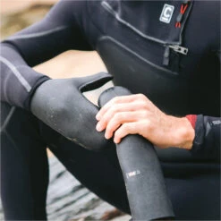 Wired+ 7mm Neoprene Wetsuit Mittens 9 Wired+ 7mm Neoprene Wetsuit Mittens -Marine Sports Gear 45758 202320C Skins20Wired207mm20Neoprene20Wetsuit20Mittens20C GLWIP720 20Black20Lifestyle.2000x2000