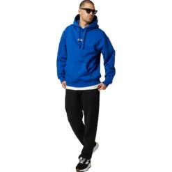 Mystic Mens Tactic Hood Sweater -Marine Sports Gear 45920 202320Mystic20Mens20Tactic20Hood20Sweater2035104.2400320 20Flash20Blue204.2000x2000